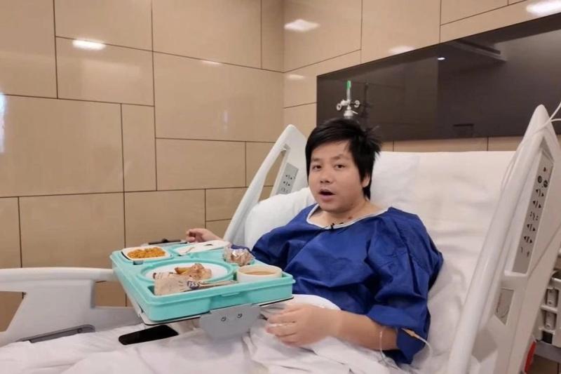 Khoa Pug keo chan anh 1