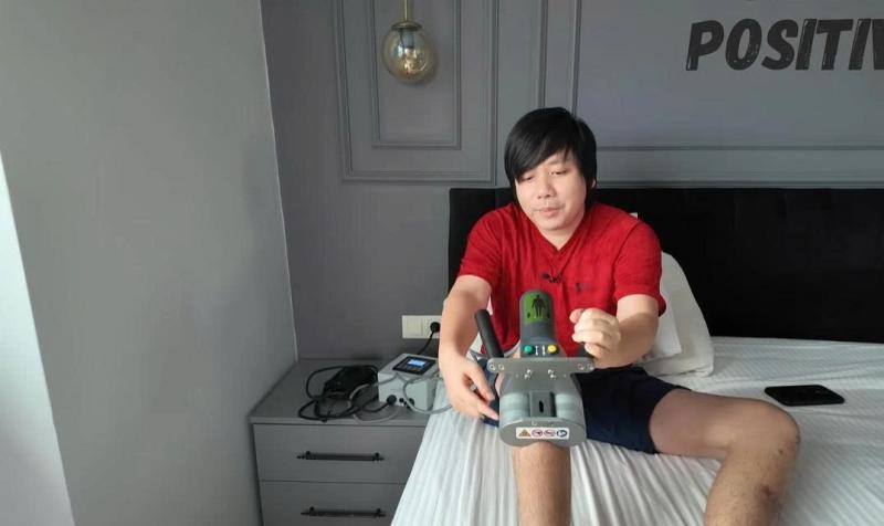 Khoa Pug keo chan anh 2