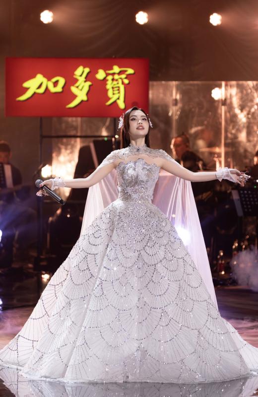 Phuong My Chi anh 1