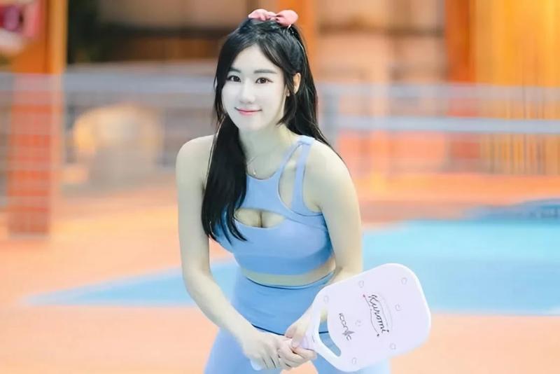 danh pickleball voi sep anh 1