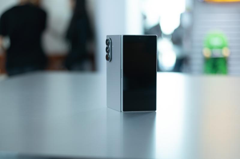 Samsung Z Fold7,  Samsung Z Flip7,  dien thoai gap samsung anh 1