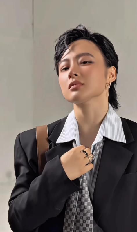 Angela Phuong Trinh, Angela Phuong Trinh co bap,  Pham Van Mach anh 5