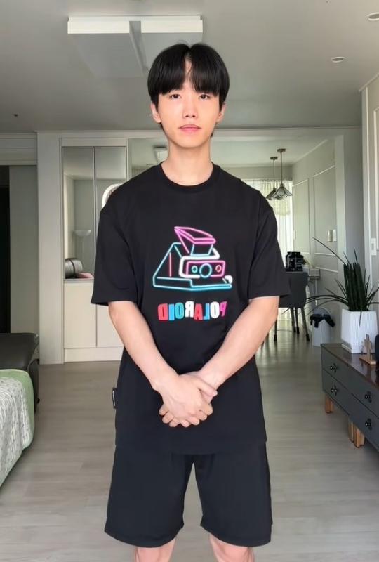 TikToker Seo Won Jeong anh 1