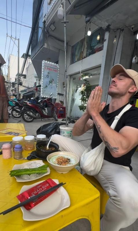 food reviewer nguoi Duc anh 1