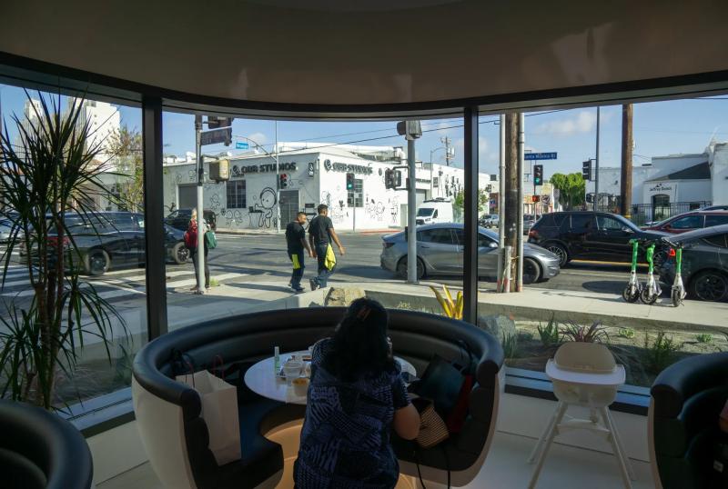 Tesla Diner ra mat anh 5