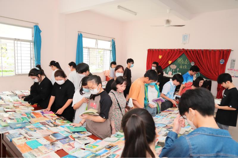 hoi sach,  sinh vien Vinh Long,  sinh vien Ben Tre,  hoi sach hoc sinh,  chuyen Ben Tre anh 1