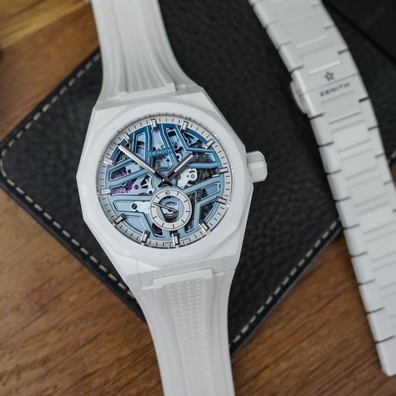 dong ho tuan,  on wrist,  Khuon mat 25.000 USD,  Louis Erard, anh 8