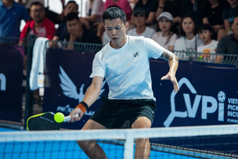 cuoc chien thuong mai Viet, Joola,  Amakirk,  Franklin,  Proton,  Selkirk, Kamito,  Facolos,  Kingtek,  Kaiwin,  Zocker,  Soxter,  hang the thao viet,  ly hoang nam,  trinh linh giang,  quang duong anh 3