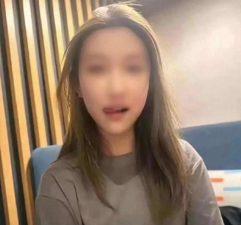 nu sinh bi duoi hoc anh 1