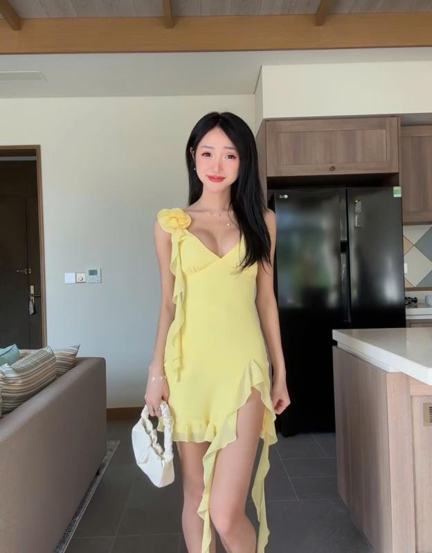 clara dao nang nguc anh 2