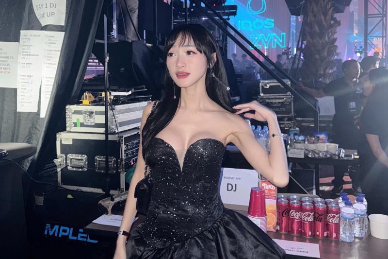 clara dao nang nguc anh 1