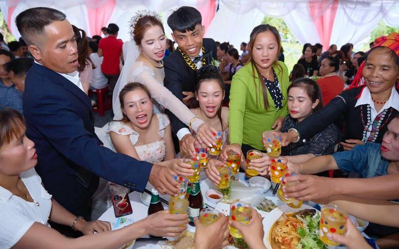 nham gio giao co cuoi anh 2