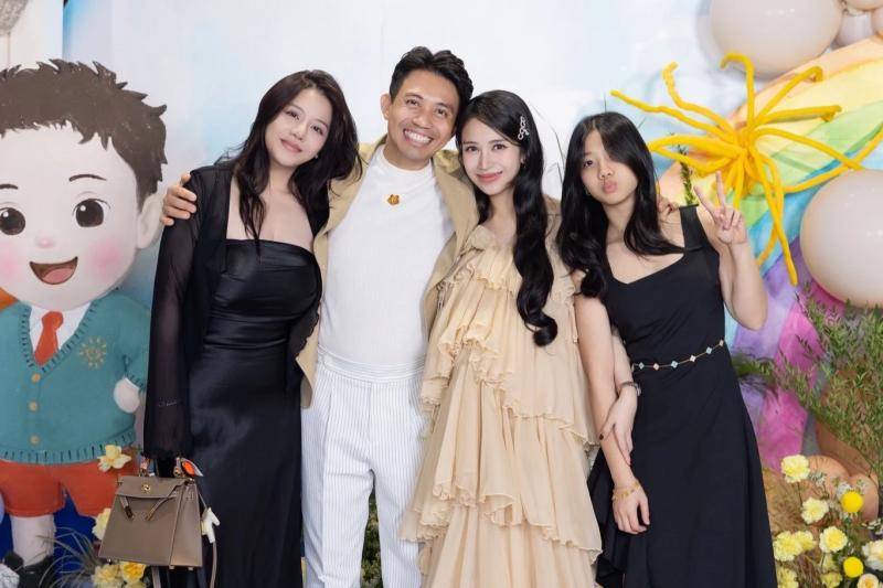 con gai minh nhua anh 1