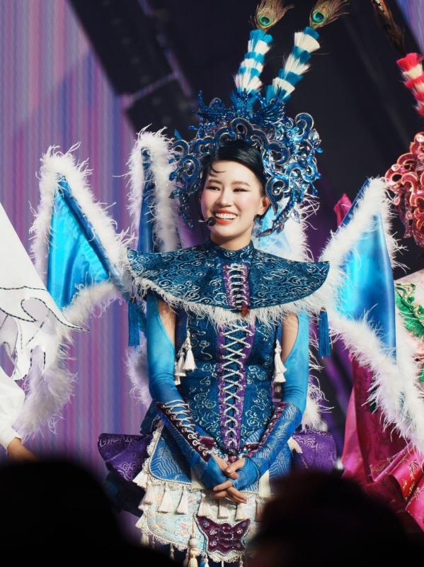 Phao,  em xinh say hi anh 5