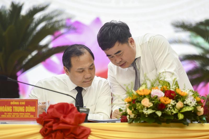 tap chi cong san anh 5