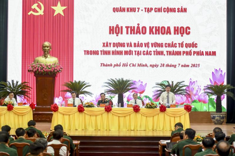 tap chi cong san anh 3
