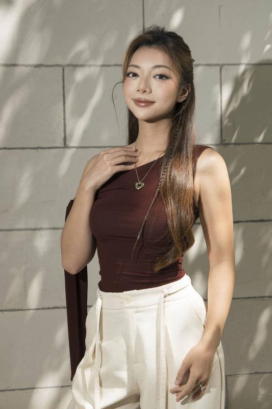 Katleen Phan Vo,  mon phai Vinh Xuan,  ban trai Phan Vo anh 6
