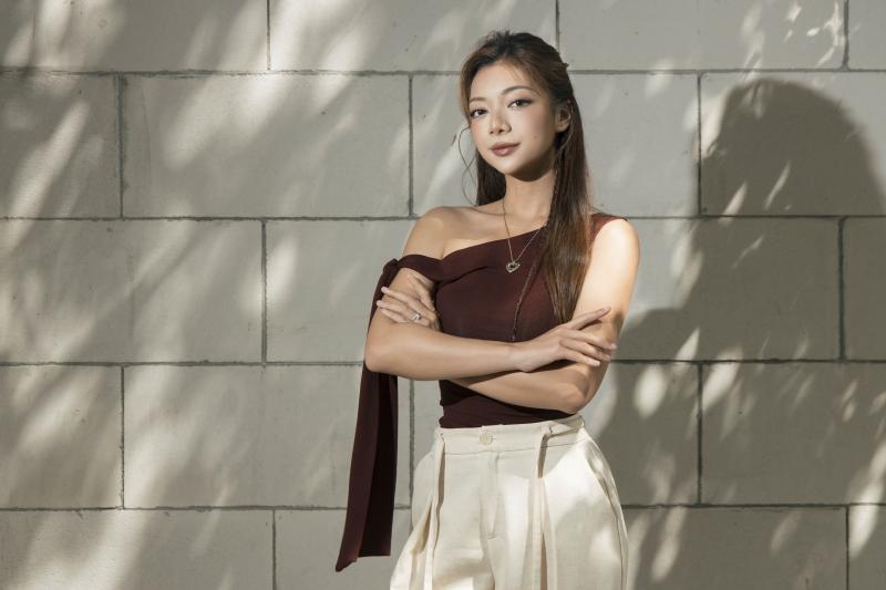 Katleen Phan Vo,  mon phai Vinh Xuan,  ban trai Phan Vo anh 1