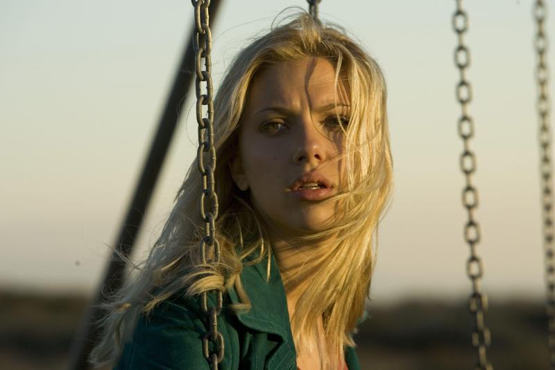 Scarlett Johansson,  The gioi khung long anh 8