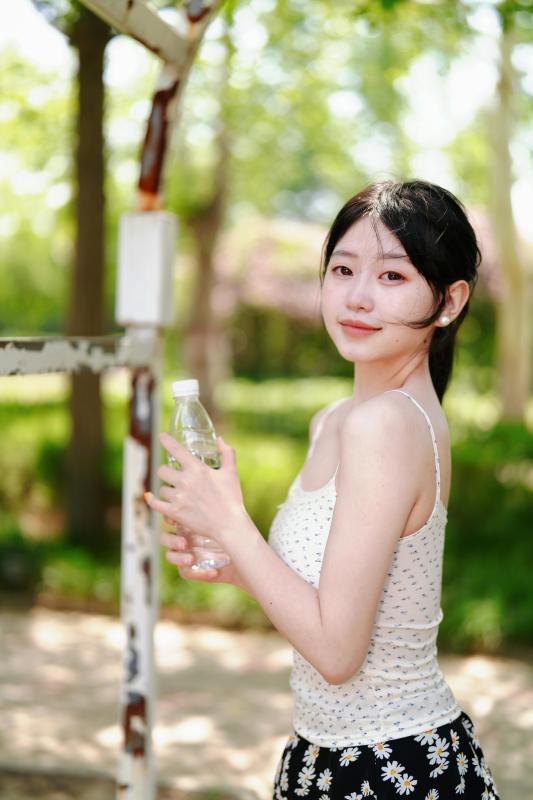 nhuom toc den tai nha, an gi den toc,  toc bac som,  che do dinh duong, Co che khien toc bac anh 1