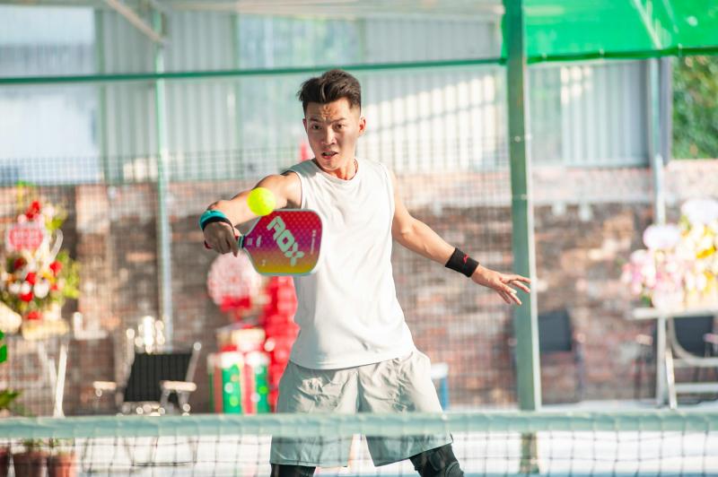 danh pickleball voi sep anh 3