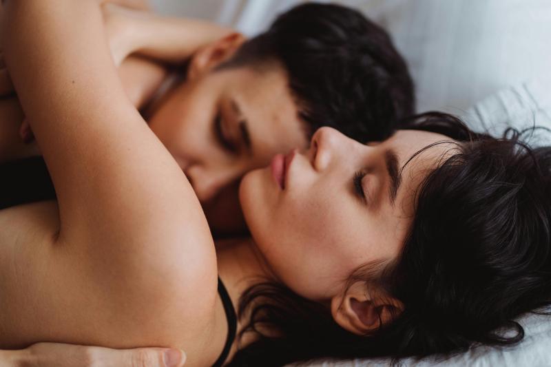 tinh duc van phong,  sex van phong,  ngay nghi tinh duc anh 1