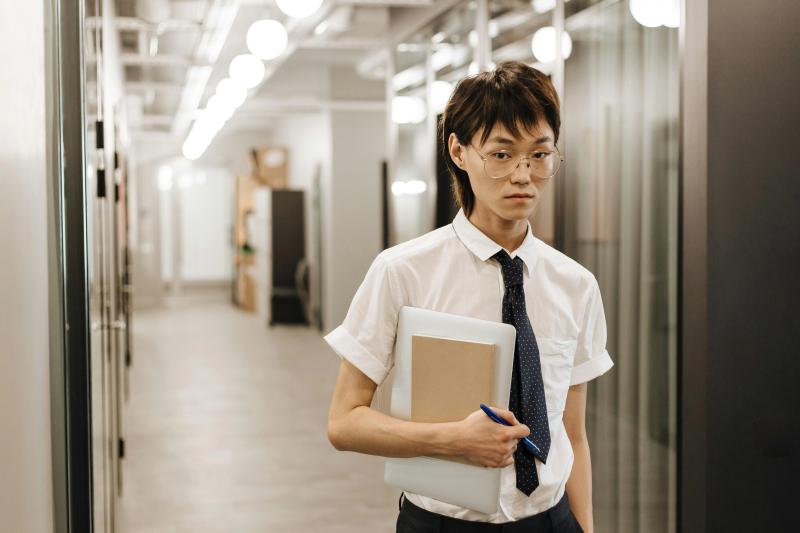Gen Z cong so,  nhan su Gen Z,  anh mat Gen Z,  Gen Z stare anh 2
