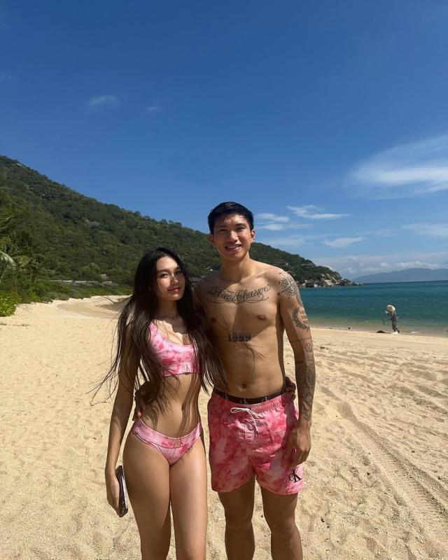 WAG,  WAG Viet,  cau thu Viet,  To Uyen,  Thanh Chung,  vo Thanh Chung,  vo Huy Hung,  Doan Hai My,  Doan Van Hau,  vo Doan Van Hau anh 15