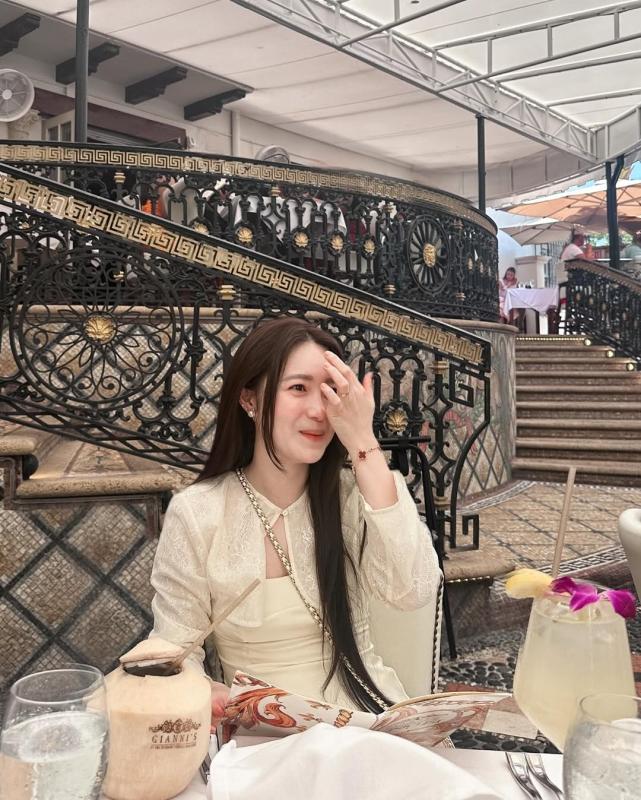 Ga Tay Tay, Ga Tay Tay lay chong,  Ga Tay Tay cuoi anh 5