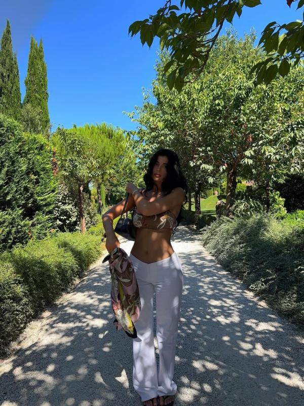 Tam Tit,  Tam Tit bikini,  Louis Pham,  Kylie Jenner,  Louis Pham bikini anh 2
