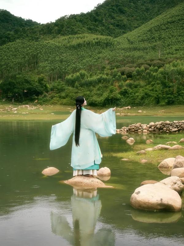 Newsfeed Rate,  Diep Le,  Diep Le cuoi,  Tam Tit,  hot girl 9X,  Ngoc Thanh Tam anh 5