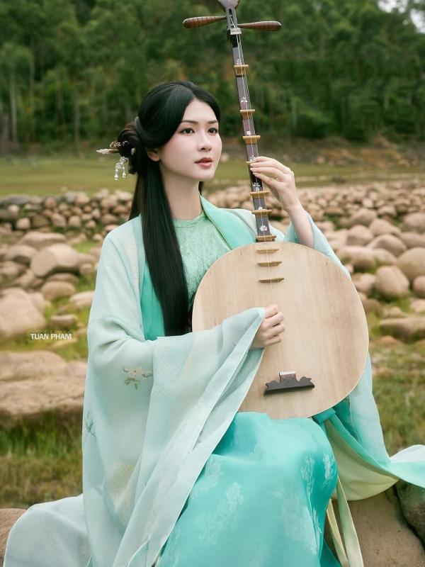 Newsfeed Rate,  Diep Le,  Diep Le cuoi,  Tam Tit,  hot girl 9X,  Ngoc Thanh Tam anh 4
