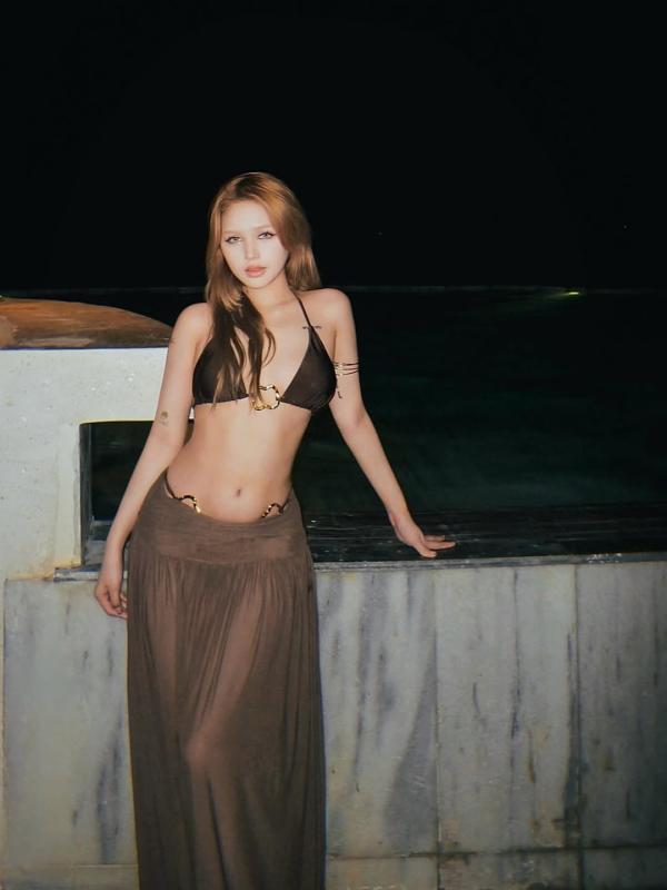 Newsfeed Rate,  Harry Nista,  Thao Quynh,  Xoai Non,  Xoai Non bikini,  Xoai Non tang can,  DJ Mie,  Angela Phuong Trinh anh 7