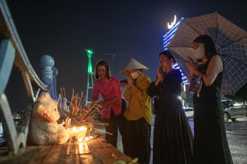 Lat tau o Ha Long anh 1