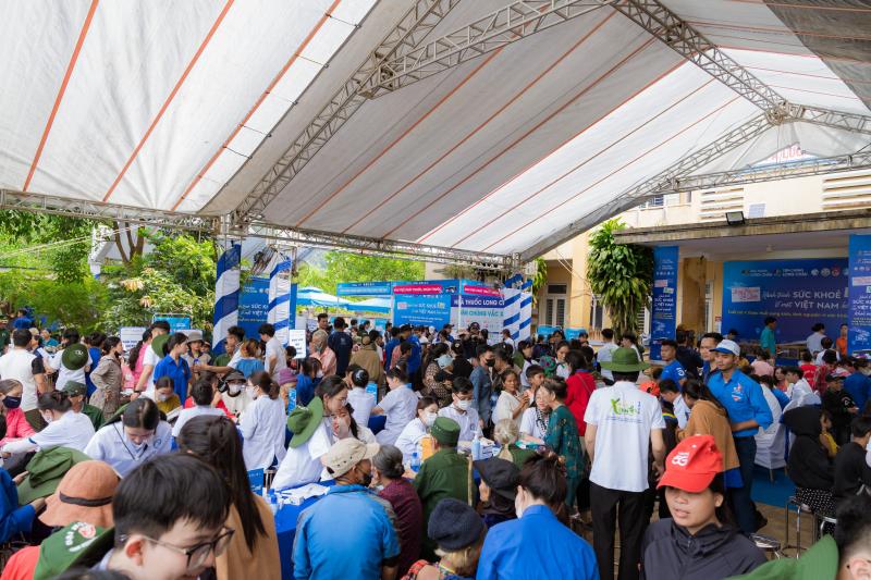 Long Chau anh 2