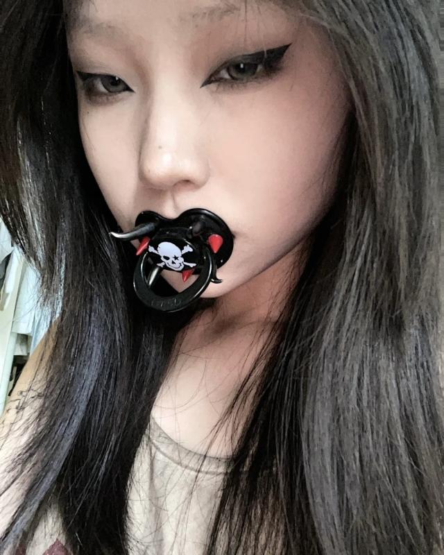 num vu gia,  num ti nguoi lon,  Trung Quoc ap luc,  suc khoe num vu,  xu huong Trung Quoc,  trao luu num ti anh 1