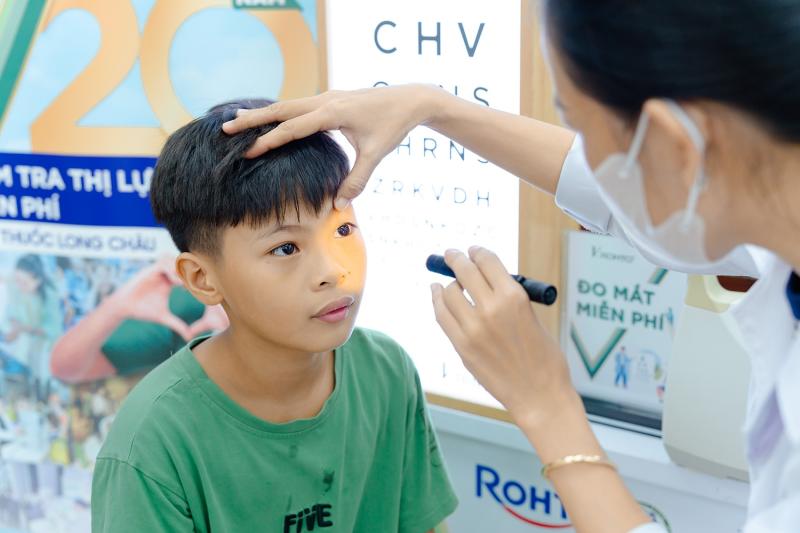 Long Chau anh 3