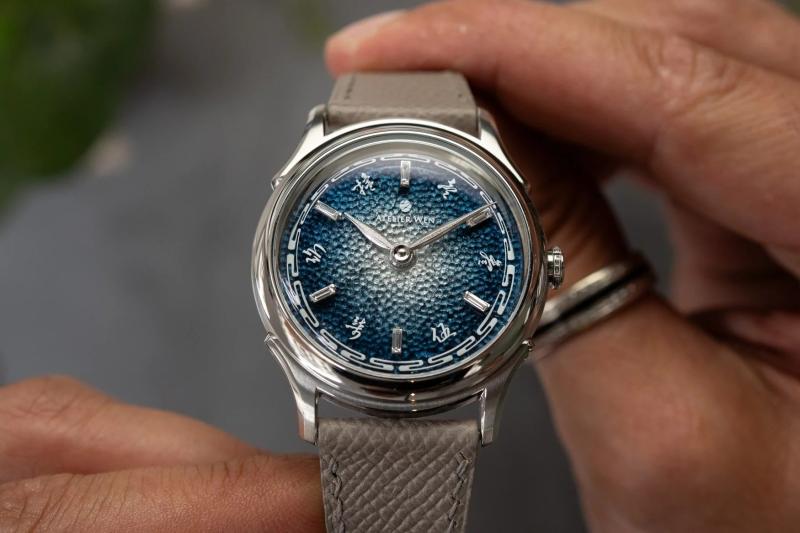 Atelier Wen,  Cuervo Y Sobrinos,  Konstantin Chaykin,  Minase,  Bremont,  dong ho xa xi,  gia dong ho,  dong ho doc dao,  dong ho nam,  dong ho nu,  dong ho doc lap,  che tac mat so,  mat so men,  dong ho thu cong,  ty le hong,  dong ho cao cap,  ky thuat che tac,  thuong hieu dong ho,  dong ho tinh xao, dong ho ban gioi han anh 2