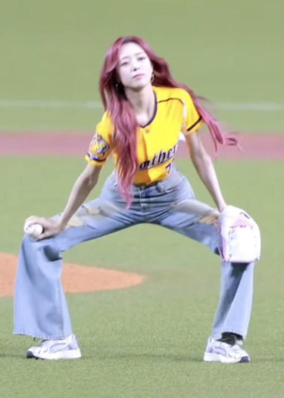 ITZY Yuna anh 2
