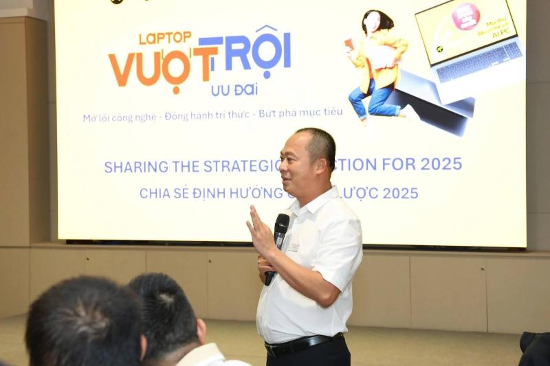 Laptop sinh vien anh 1