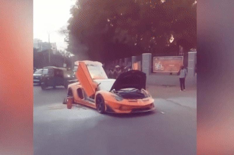 Chay xe Lamborghini anh 1