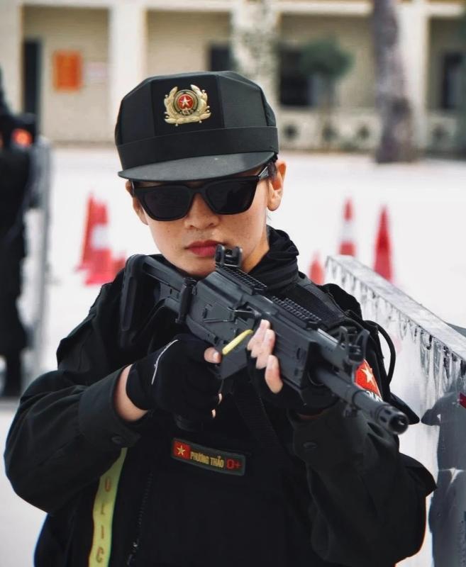 dai uy Nguyen Phuong Thao anh 3