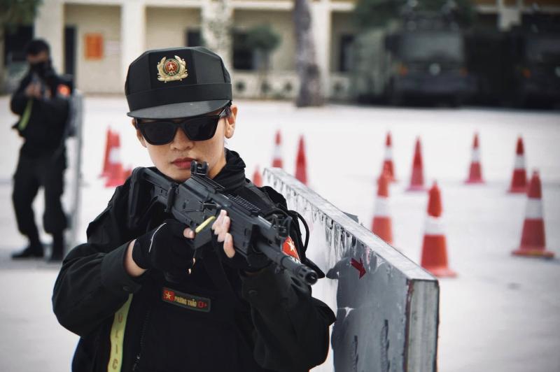 tran ap quai xe anh 4