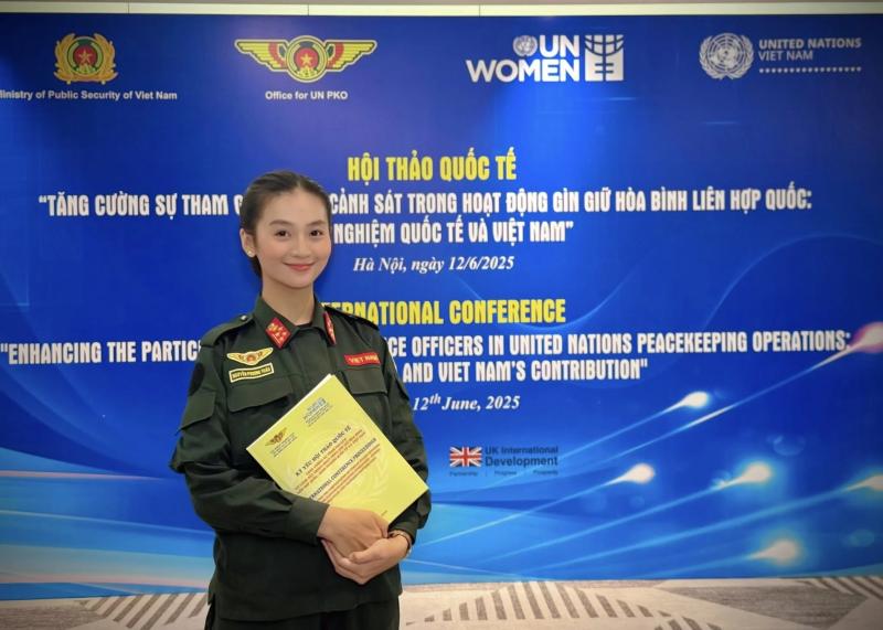 dai uy Nguyen Phuong Thao anh 5