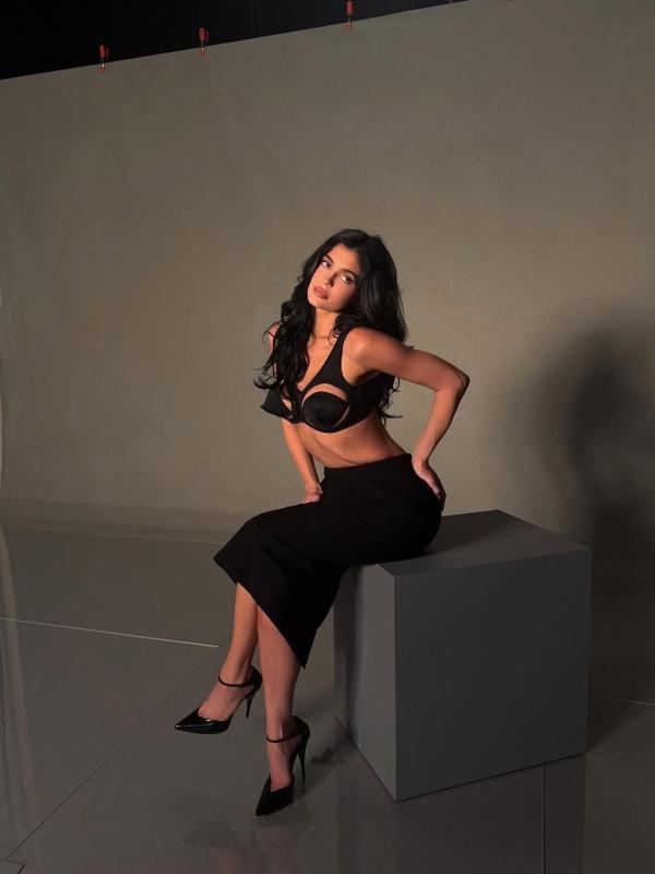 Kylie Jenner,  Kardashian,  Madonna,  Jean Paul Gaultier anh 3