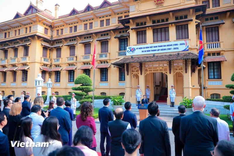 Le Thuong co ASEAN anh 1