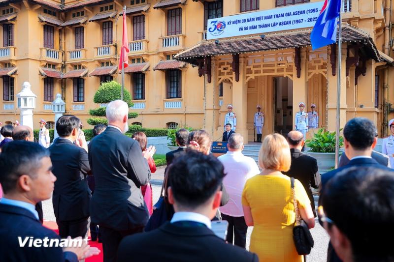 Le Thuong co ASEAN anh 9