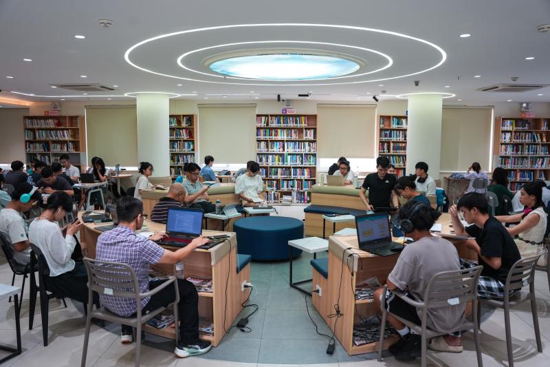 Thư viện Hà Nội, thư viện, không gian học, không gian miễn phí, mượn sách ảnh 17 Thu vien Ha Noi, thu vien, khong gian hoc, khong gian mien phi, muon sach anh 17